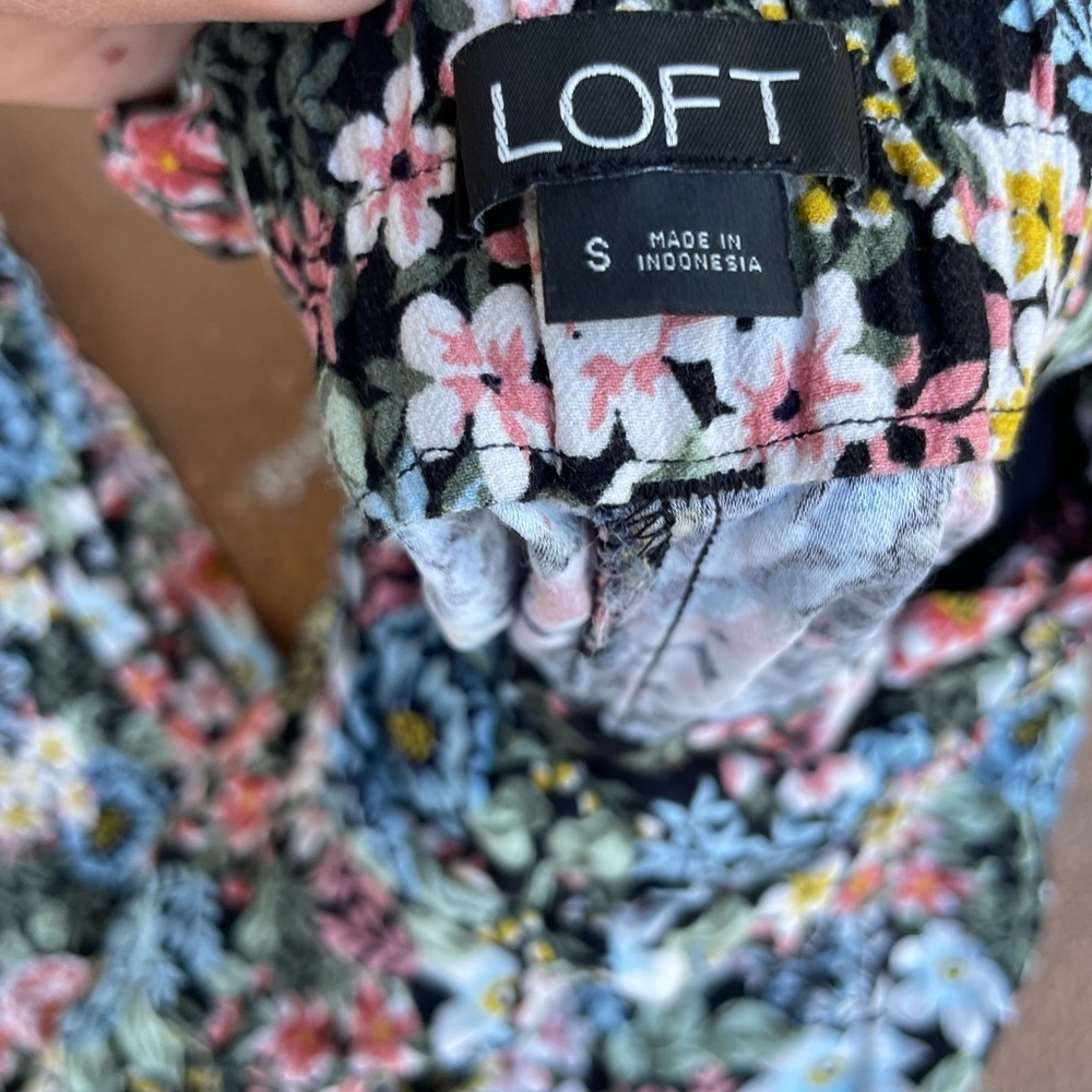 Loft floral trousers 🌸 - Picture 3 of 4
